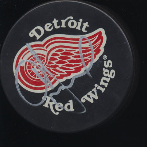 IGOR LARIONOV SIGNED DETROIT RED WINGS PUCK