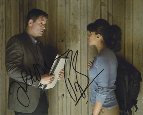 PRIYANKA CHOPRA & JOSH HOPKINS SIGNED QUANTICO 8X10 PHOTO