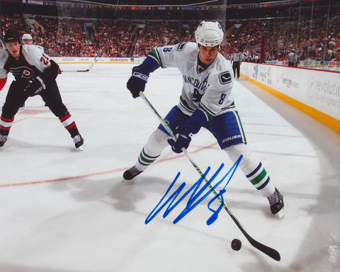 WILLIE MITCHELL SIGNED VANCOUVER CANUCKS 8X10 PHOTO