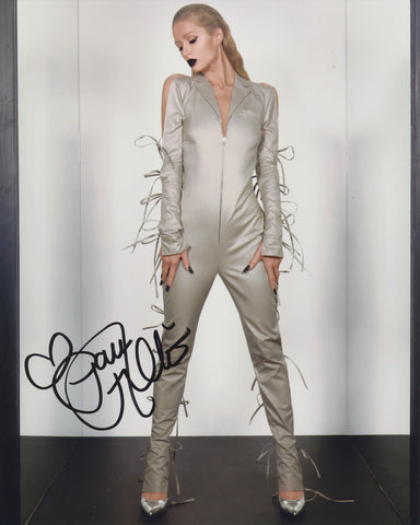 PARIS HILTON SIGNED 8X10 PHOTO 2