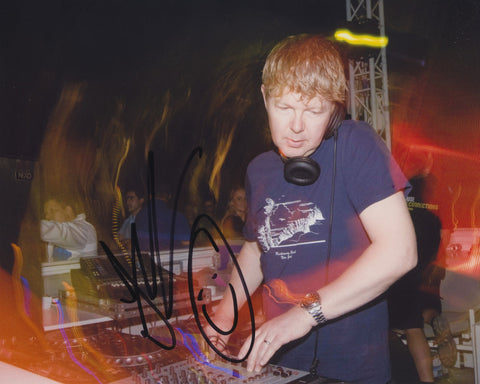 JOHN DIGWEED SIGNED 8X10 PHOTO 2