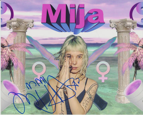 MIJA SIGNED 8X10 PHOTO AMBER GILES