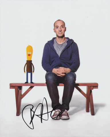 TONY HALE SIGNED VEEP 8X10 PHOTO