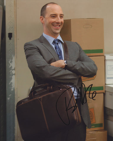 TONY HALE SIGNED VEEP 8X10 PHOTO 2