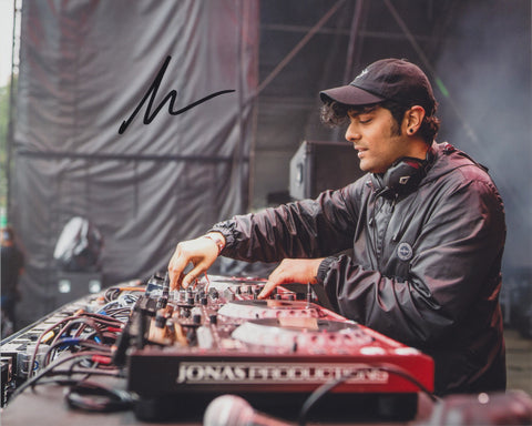 JAI WOLF SIGNED 8X10 PHOTO