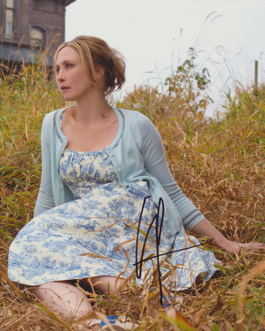 VERA FARMIGA SIGNED BATES MOTEL 8X10 PHOTO