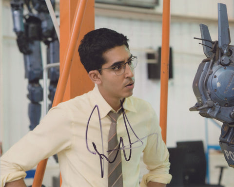 DEV PATEL SIGNED CHAPPIE 8X10 PHOTO