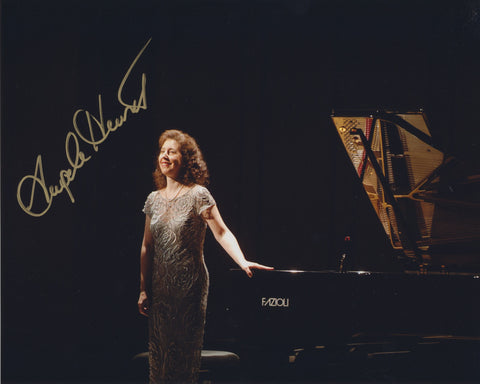 ANGELA HEWITT SIGNED 8X10 PHOTO 2