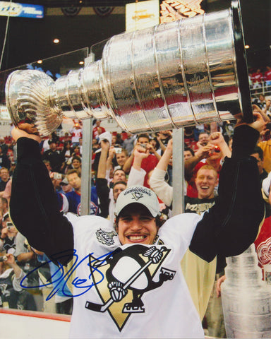 SIDNEY CROSBY SIGNED PITTSBURGH PENGUINS 8X10 PHOTO