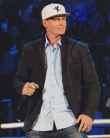 VANILLA ICE SIGNED 8X10 PHOTO 13