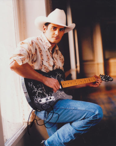 BRAD PAISLEY SIGNED 8X10 PHOTO