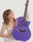 LISA LOEB SIGNED 8X10 PHOTO 3