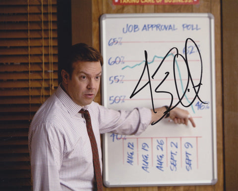 JASON SUDEIKIS SIGNED THE CAMPAIGN 8X10 PHOTO