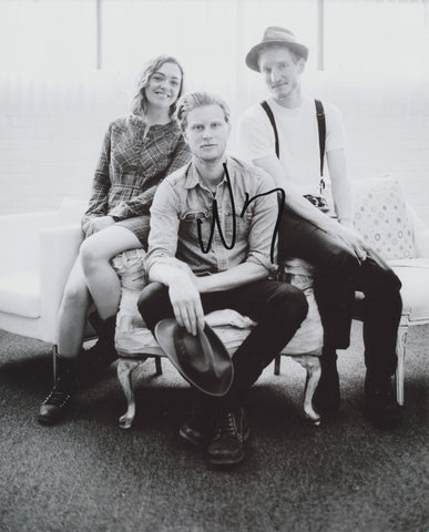 WESLEY SCHULTZ SIGNED THE LUMINEERS 8X10 PHOTO 2