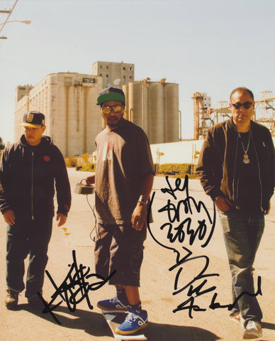 DELTRON 3030 SIGNED 8X10 PHOTO