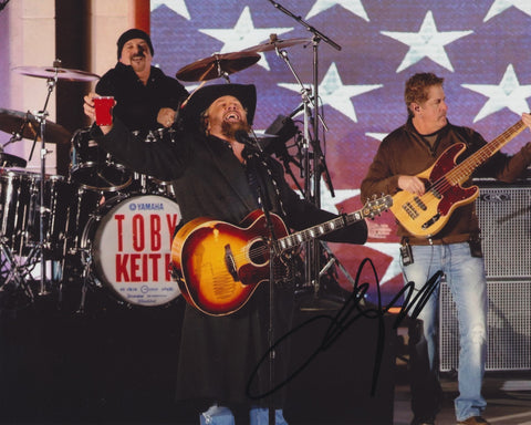 TOBY KEITH SIGNED 8X10 PHOTO 2