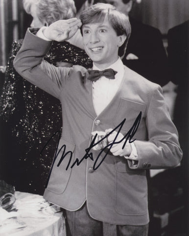 MARTIN SHORT SIGNED CLIFFORD 8X10 PHOTO