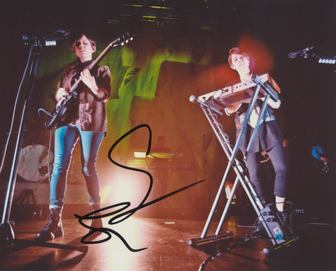 TEGAN AND SARA SIGNED 8X10 PHOTO 4