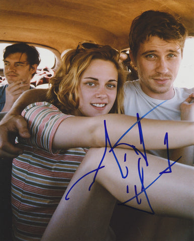 GARRETT HEDLUND SIGNED ON THE ROAD 8X10 PHOTO
