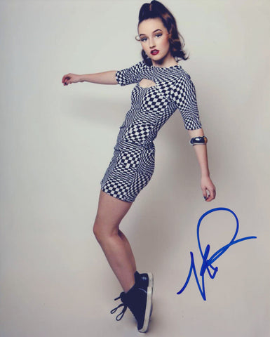 KAITLYN DEVER SIGNED 8X10 PHOTO