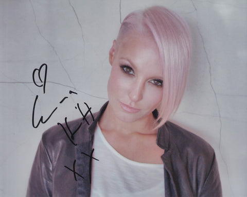 EMMA HEWITT SIGNED 8X10 PHOTO 2