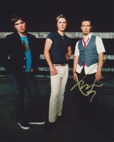 ISAAC HANSON SIGNED HANSON 8X10 PHOTO