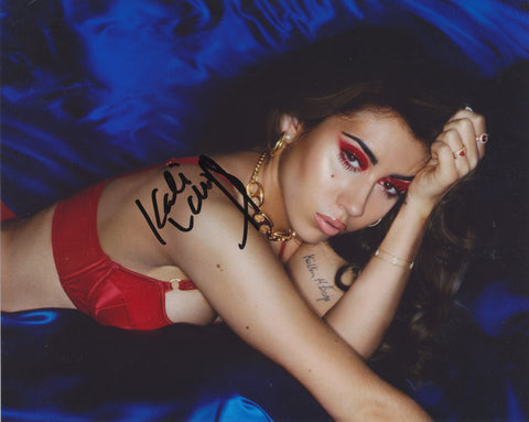 KALI UCHIS SIGNED 8X10 PHOTO 6