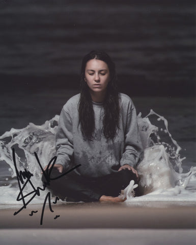 AMY SHARK SIGNED 8X10 PHOTO 5