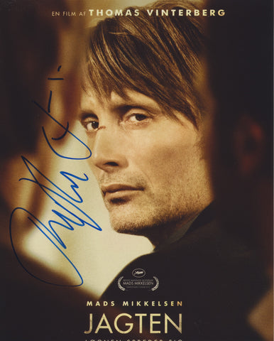 THOMAS VINTERBERG SIGNED JAGTEN 8X10 PHOTO