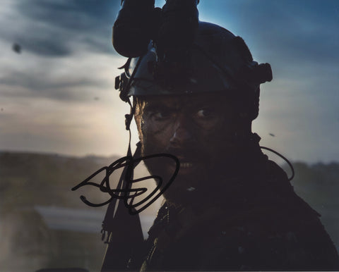 JAMES BADGE DALE SIGNED 13 HOURS THE SECRET SOLDIERS OF BENGHAZI 8X10 PHOTO