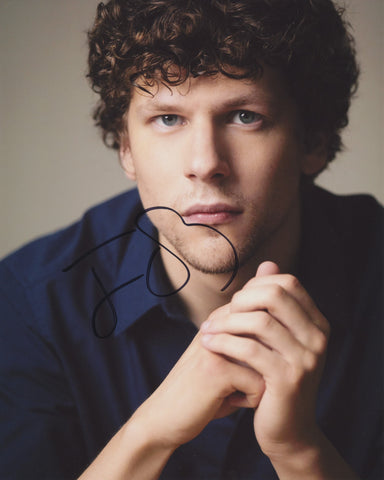 JESSE EISENBERG SIGNED 8X10 PHOTO