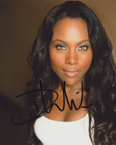 DEWANDA WISE SIGNED 8X10 PHOTO 3