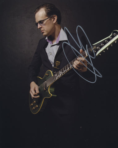 JOE BONAMASSA SIGNED 8X10 PHOTO