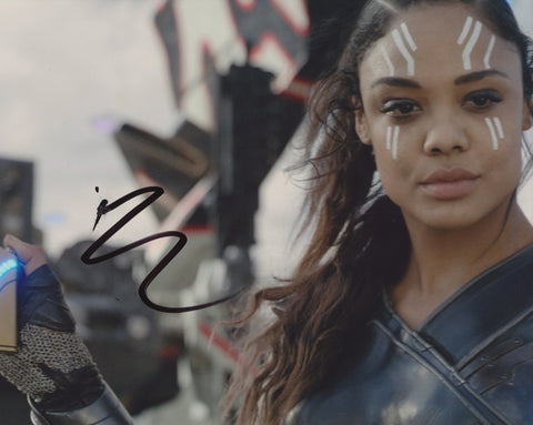 TESSA THOMPSON SIGNED THOR RAGNAROK 8X10 PHOTO 2