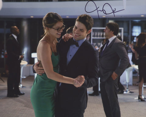 JEREMY JORDAN SIGNED SUPERGIRL 8X10 PHOTO