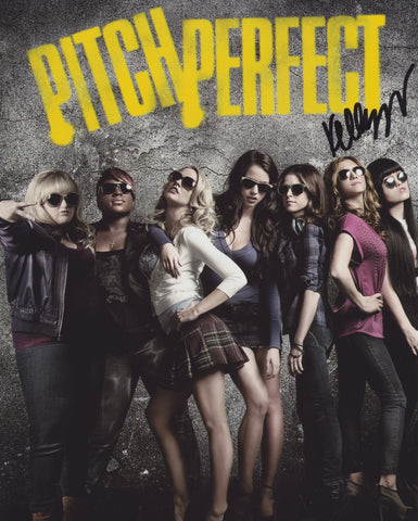 KELLEY JAKLE SIGNED PITCH PERFECT 8X10 PHOTO