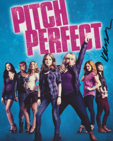 KELLEY JAKLE SIGNED PITCH PERFECT 8X10 PHOTO 2