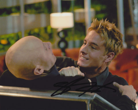 JUSTIN HARTLEY SIGNED SMALLVILLE 8X10 PHOTO