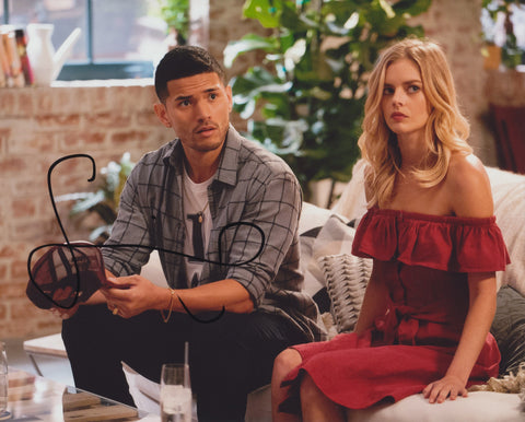 SAMARA WEAVING SIGNED SMILF 8X10 PHOTO