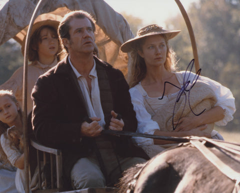 JOELY RICHARDSON SIGNED THE PATRIOT 8X10 PHOTO