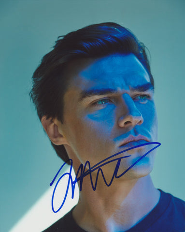 FINN WITTROCK SIGNED AMERICAN HORROR STORY 8X10 PHOTO
