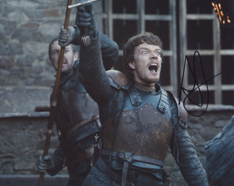 ALFIE ALLEN SIGNED GAME OF THRONES 8X10 PHOTO 4
