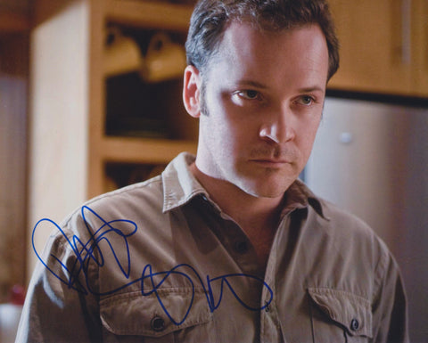 PETER SARSGAARD SIGNED ORPHAN 8X10 PHOTO