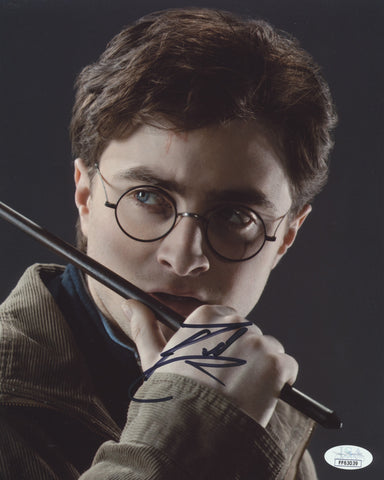 DANIEL RADCLIFFE SIGNED HARRY POTTER 8X10 PHOTO JSA 2