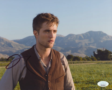 ROBERT PATTINSON SIGNED WATER FOR ELEPHANTS 8X10 PHOTO JSA