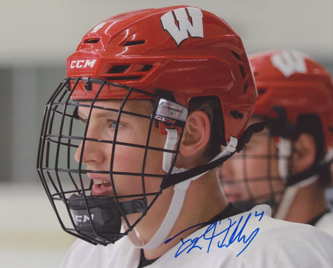 DYLAN HOLLOWAY SIGNED WISCONSIN BADGERS 8X10 PHOTO 2