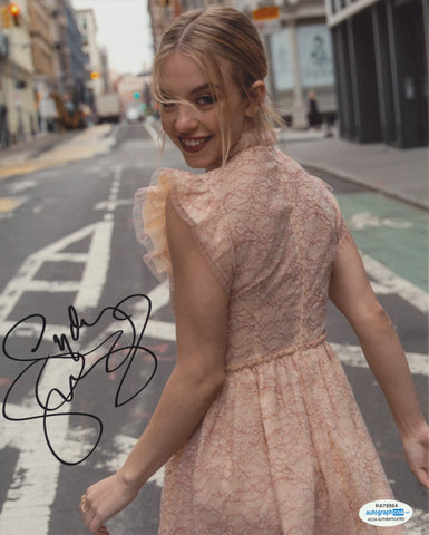 SYDNEY SWEENEY SIGNED 8X10 PHOTO ACOA 2