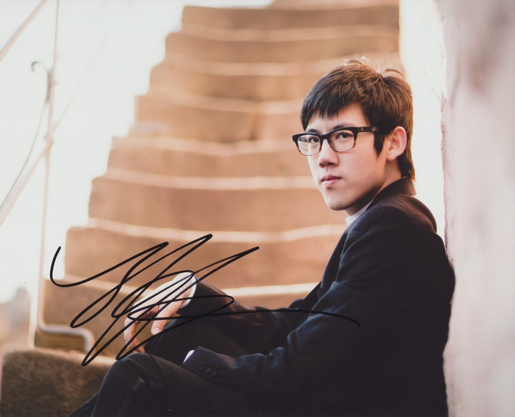 HAOCHEN ZHANG SIGNED CLASSICAL PIANIST 8X10 PHOTO 4 – Overtime Autographs