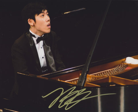 HAOCHEN ZHANG SIGNED CLASSICAL PIANIST 8X10 PHOTO 7