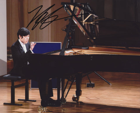 HAOCHEN ZHANG SIGNED CLASSICAL PIANIST 8X10 PHOTO